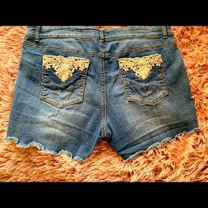 Jessica Simpson Denim Shorts with Detailed Pockets